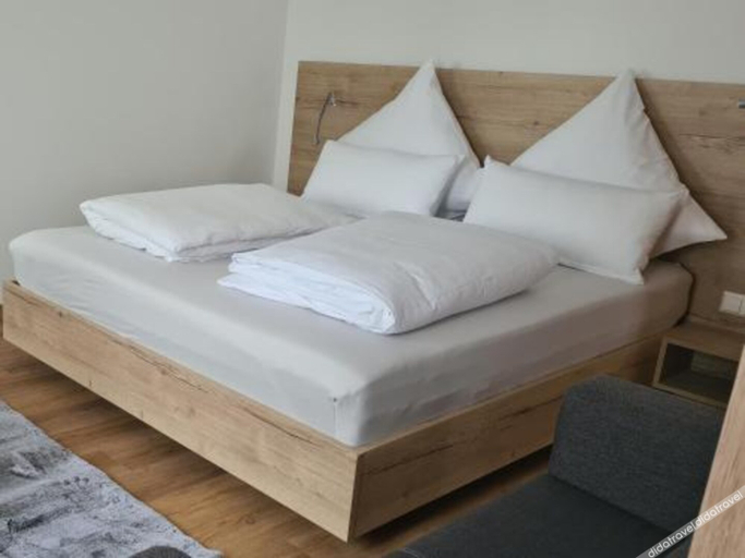 Bedroom 1, M-A-S-Hotel, Stuttgart