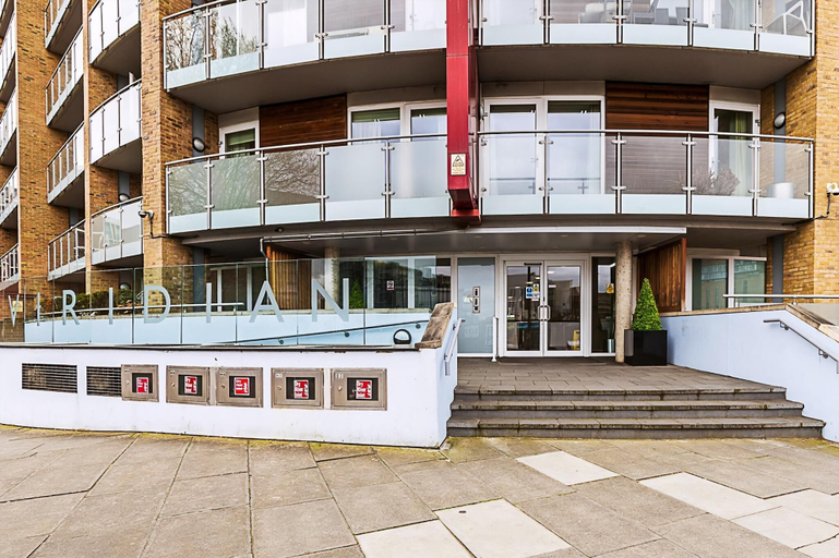 Exterior & Views 2, Bright Battersea Apartment, London