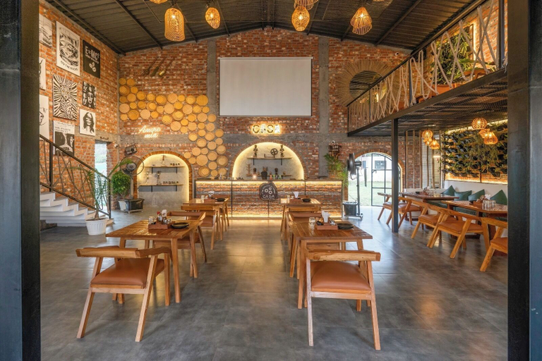 Food & Drinks 4, Baagh Villas, Nainital