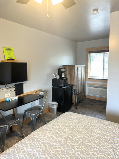 Others 5, Columbine Inn, Larimer