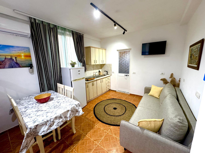 Others 4, Joni's Beach Apartments - Spille, Kavajës
