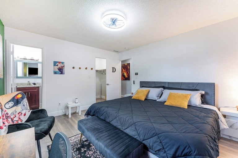 Room 3, Anime House, Orange