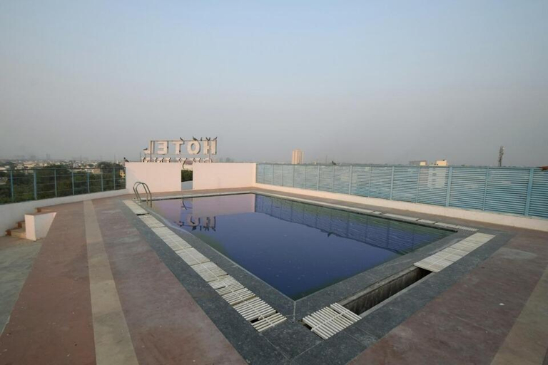 Sport & Beauty 5, Hotel Sky Inn, Jaipur