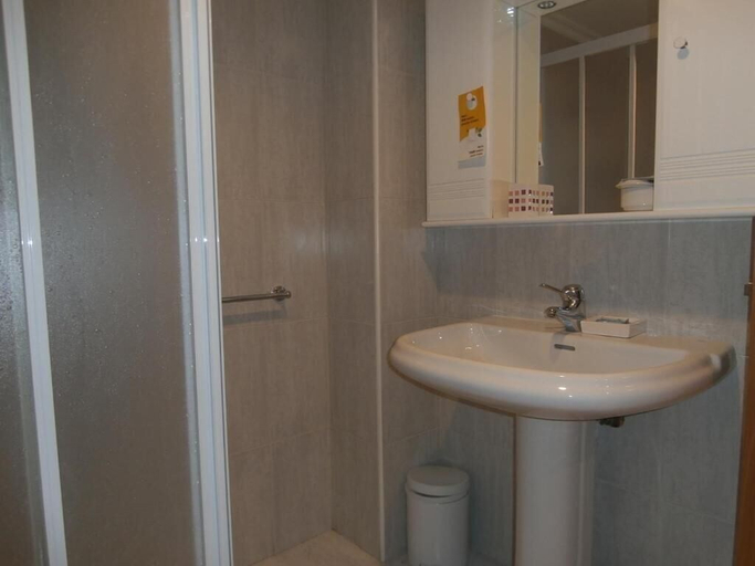 Bathroom, Hostal El Volante, Navarra