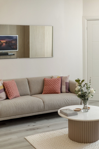 Living area 3, Modern Wheatfield Apartment, Edinburgh