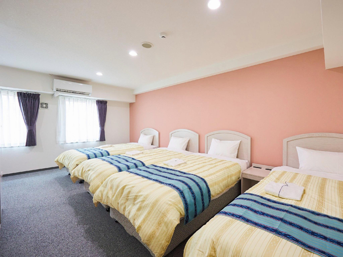 Bedroom 4, Hotel Peace Land, Naha