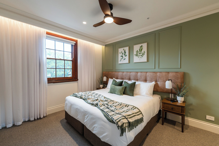 Room 3, Camden Hotel Suites, Camden