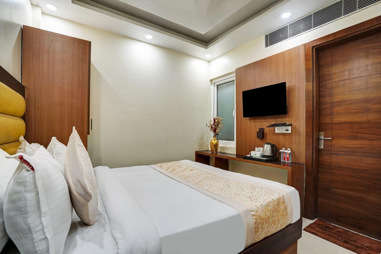 Bedroom 5, Hotel Aerotech Near Delhi Airport, Delhi