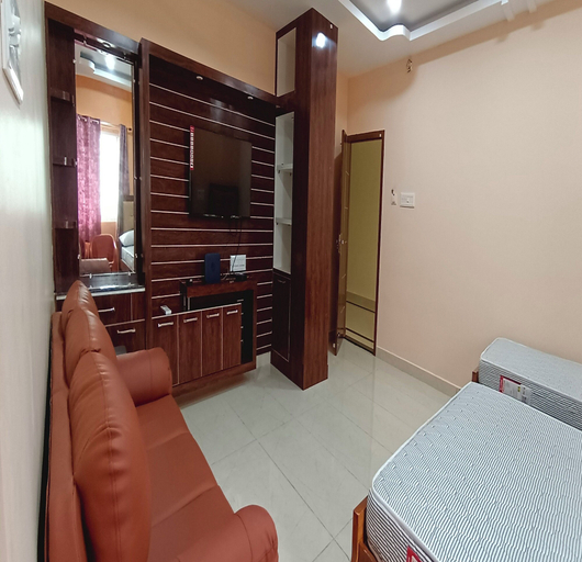 Room 5, Hotel Royal Plazha, Chennai