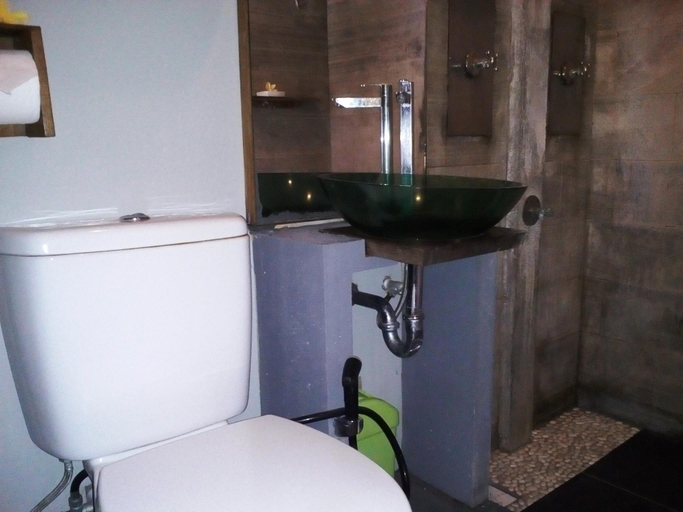 Bathroom 2, JavaCove Beach Hotel, Pangandaran