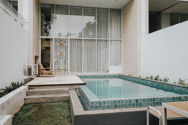 pool 7