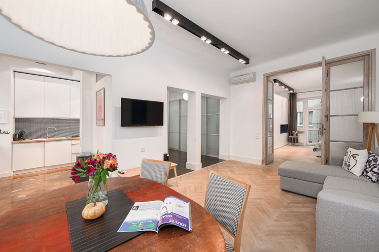 Room 2, ShortStayPoland Aleje Jerozolimskie B191, Warsaw