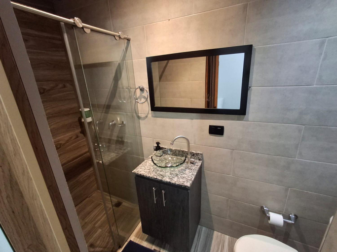 Bathroom 5, Hostal Machu Picchu Medellin, Medellín