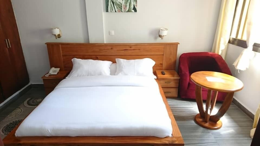 Bedroom 5, Hotel De L'Océan, Océan