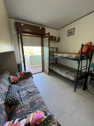 Bedroom 2, Unwind in Style Spacious Apartment with Pool Access, Venezia