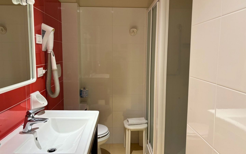 Bathroom 4, Hotel Terme, Parma