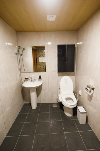 Bathroom 3, Dangjin Dogpelis Glamping, Dangjin