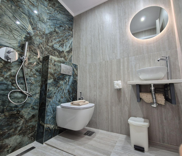 Bathroom 2, Sigma Hotel, Epirus