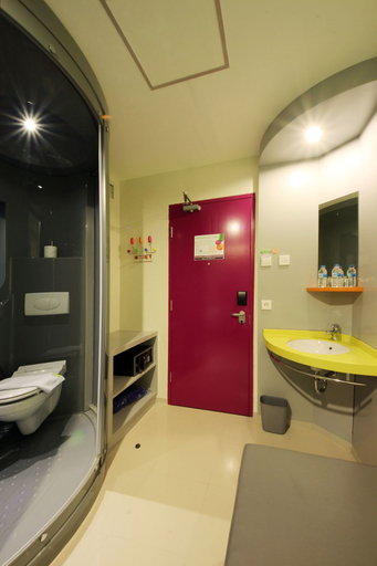bathroom 7