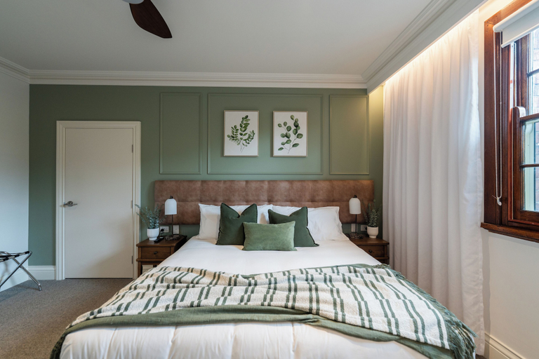 Room 2, Camden Hotel Suites, Camden
