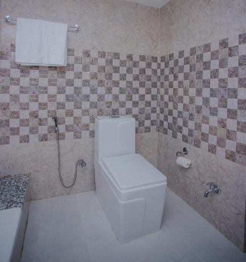Bathroom 4, Hotel Deepshree, Bagmati