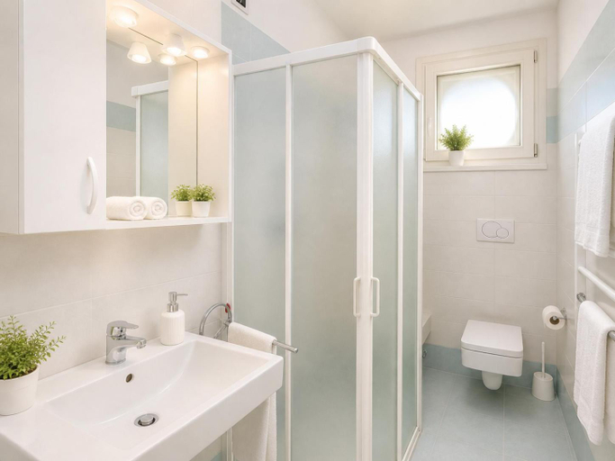Bathroom, Residence Gianka - Agenzia Cocal, Venezia