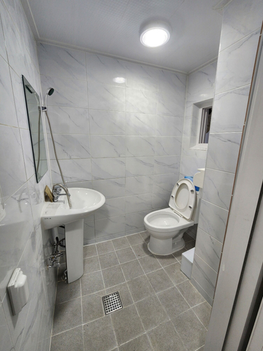 Bathroom 2, Pohang Party Room Rental Studio, Pohang