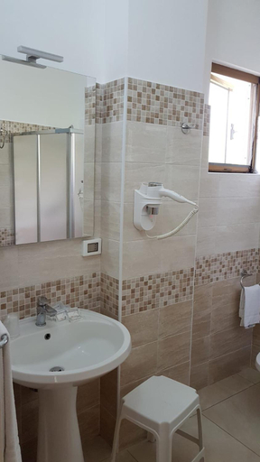 Bathroom 5, Hotel La Praia, Vibo Valentia