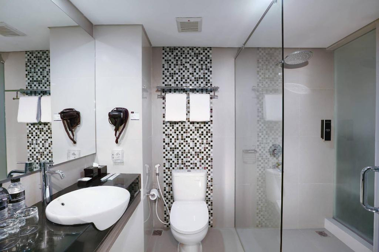 bathroom 4
