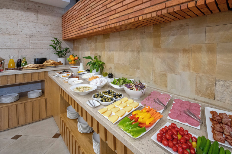 Food & Drinks 5, Highgarden Hotel, Tbilisi