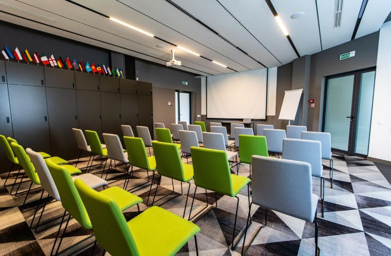 Business Facilities 5, Hotel STATUS, Brest