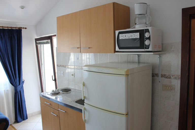 Others 5, Guest House San Antonio, Ploče