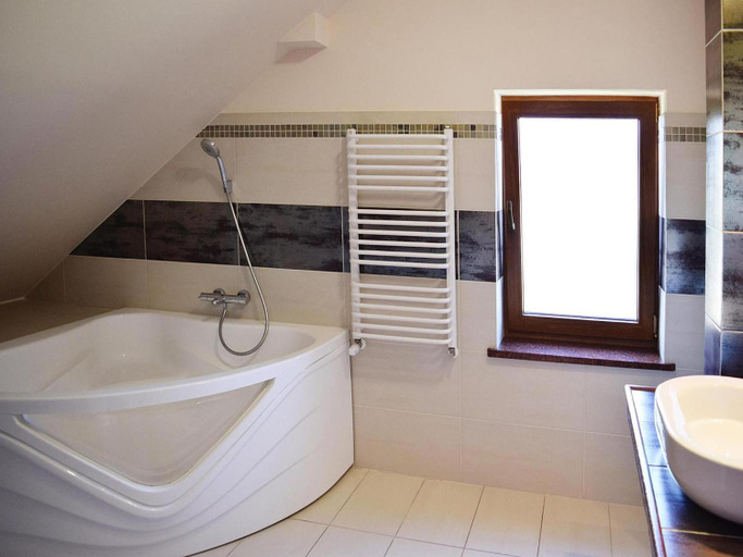 Bathroom, holiday home at the lake in Kiedrowice, Bytów