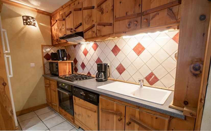 Others 5, Chalet Les Lioues, Savoie