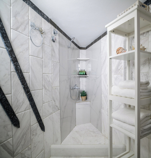 Bathroom 5, Casa della Liberta Firostefani, South Aegean