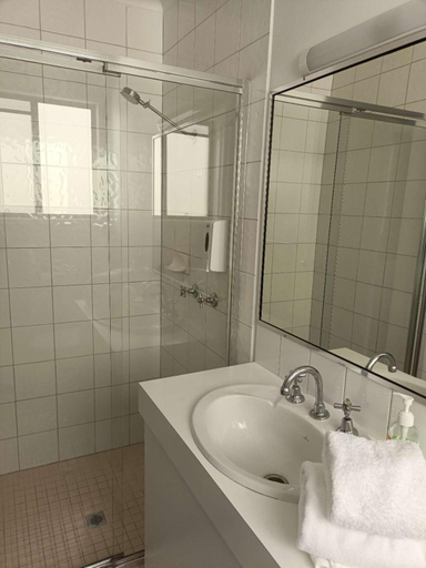 Bathroom 2, Motel in Nambour, Maroochy - Nambour