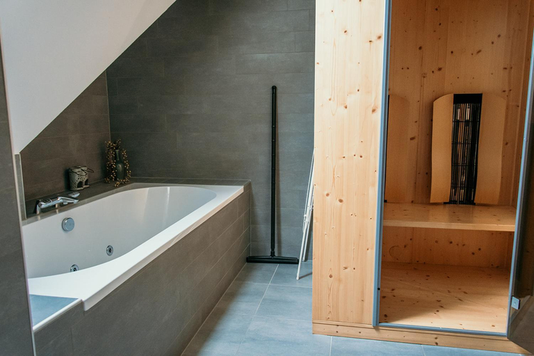 Bathroom 4, Hotel De Zeeuwse Kust (family only), Schouwen-Duiveland