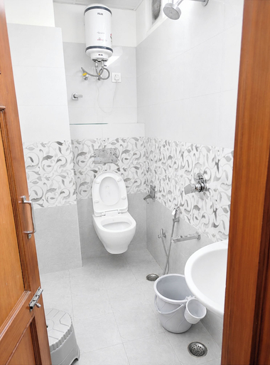 Bathroom, Hotel Tourist In, Jaipur