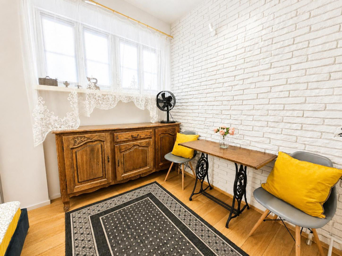 Others 5, Cozy room in the Old Town, Warsaw