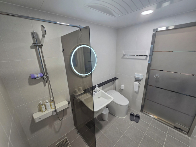 Bathroom 3, peach motel, Wonju