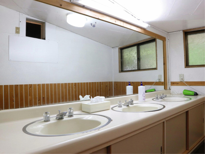 Bathroom 3, Osakaya, Inawashiro