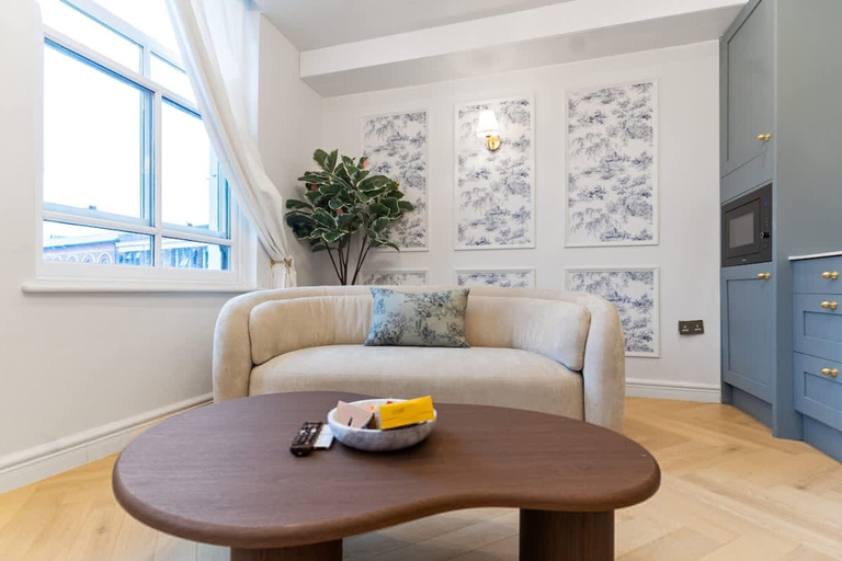 Room 5, 3 Boutique Apartments Jewellery Quarter BHM, Birmingham