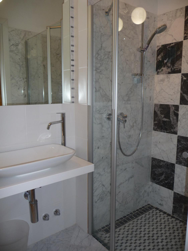 Bathroom 4, Residence Bed&Bike, Udine