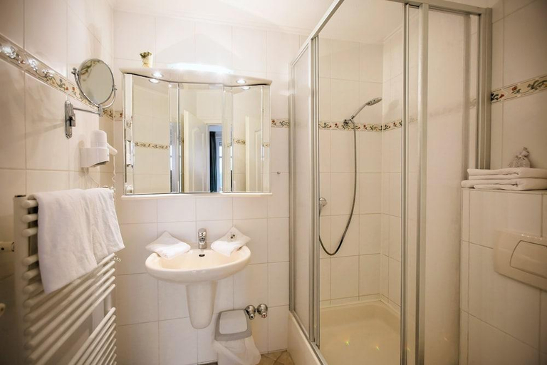 Bathroom 3, Strandhaus Brunhild, Ostholstein