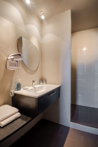 Bathroom, Hôtellerie des Brisants, Vendée