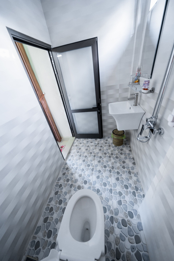 Bathroom 3, Golden Forest Homestay, Bố Trạch