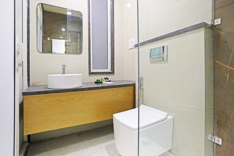 Bathroom 3, Hotel Apple Tree - Near IGI Airport, Delhi
