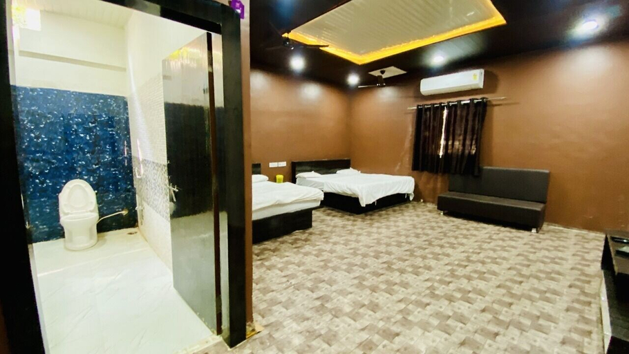 Bathroom 2, Hotel Amaltas, West Nimar
