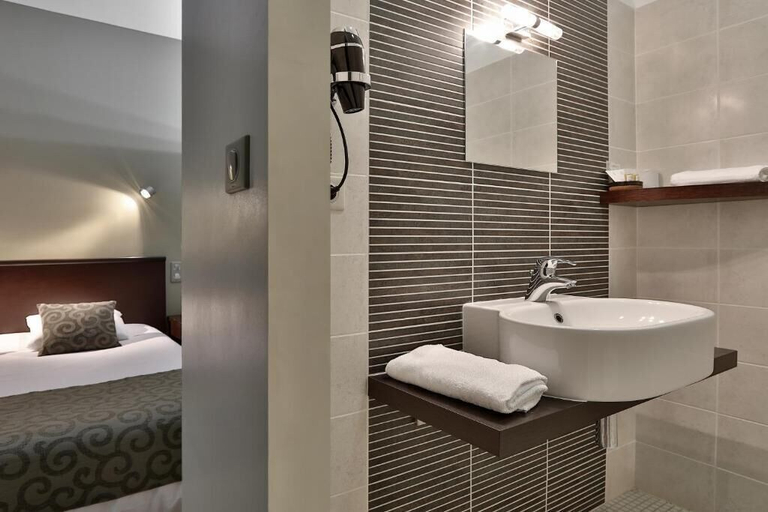 Bathroom 3, HOTEL COLIGNY, Dordogne