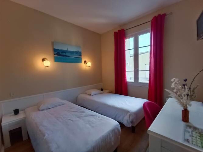 Others 1, Hôtel de la Mairie, Finistère